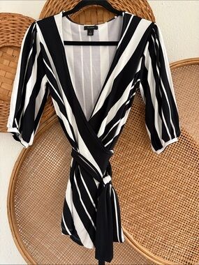 Halogen Nordstrom Puff Sleeve Black & White Striped Wrap Top